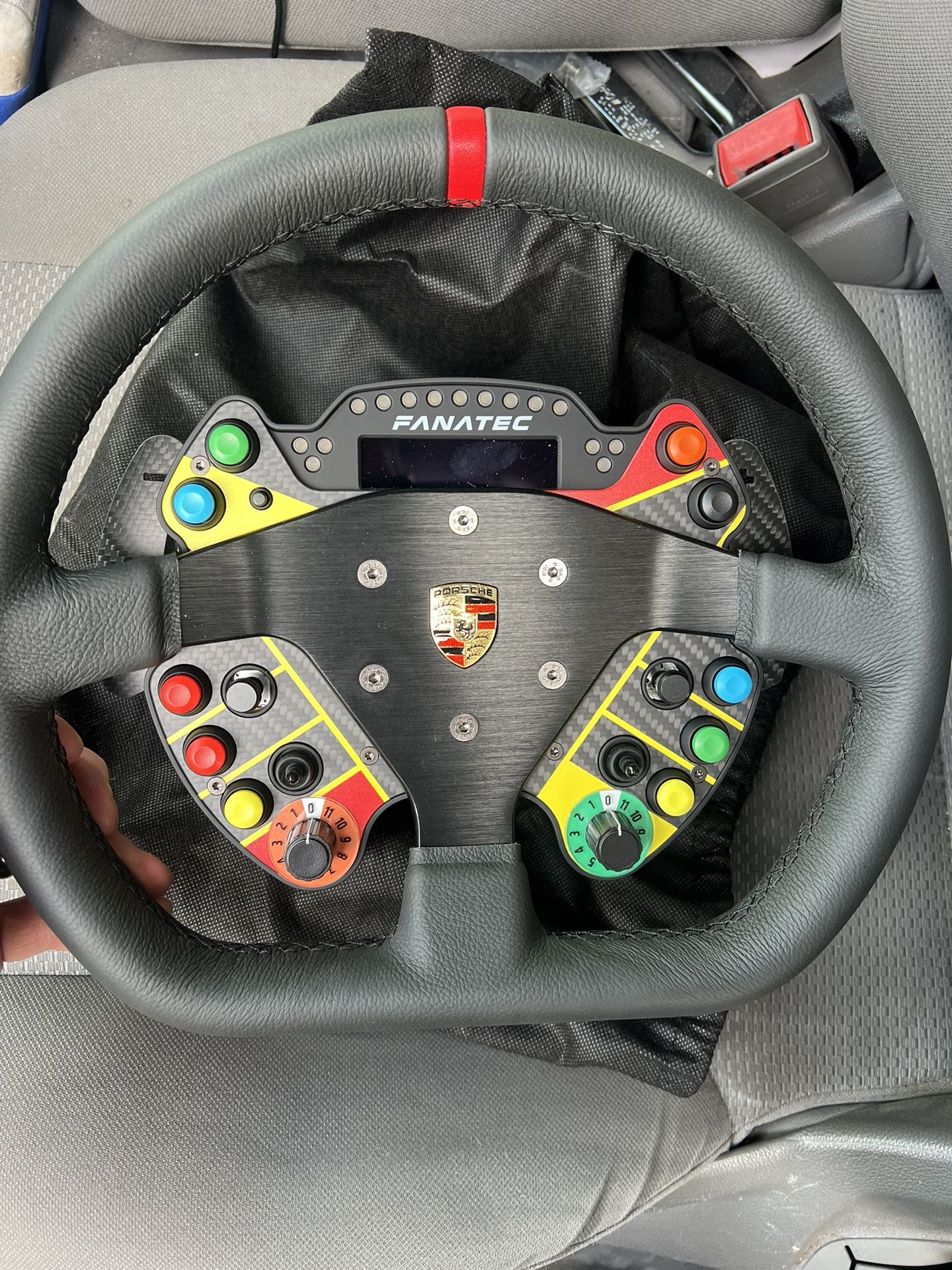 FANATEC PODIUM STEERING WHEEL PORSCHE