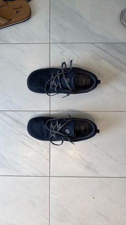 Natur Low-Top Navy Sneakers