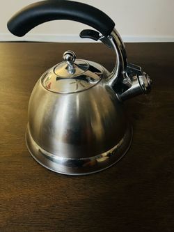Il MULINO New York Stainless Steel Stovetop Whistling Kettle