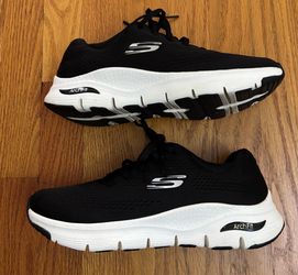 Skechers Arch Fit Sneakers Women’s 8.5 Black White Running Shoes *Wear Shown*