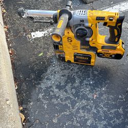 Dewalt Rotary Hammer With Dust Extractor 