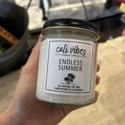 Cali Vibes Candle Co. “Endless Summer” Soy Candle – New 