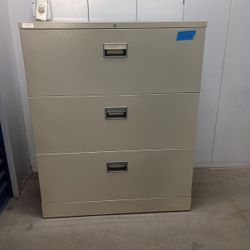 Metal File Cabinet Letter Or Legal Size 