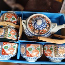 Japanese Tea Kettle Set With Cups