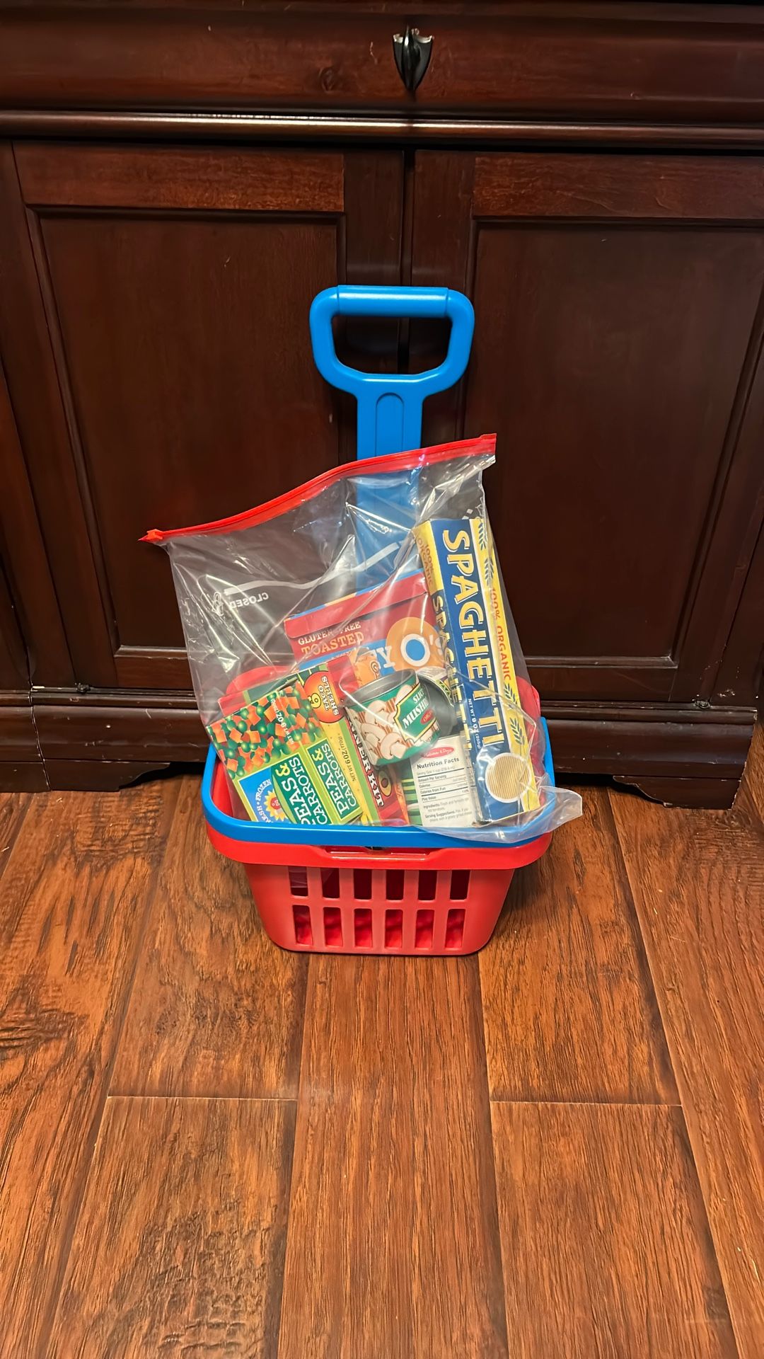 Melissa & Doug Fill and Roll Grocery Basket Play Set With Play Food Boxes and Cans