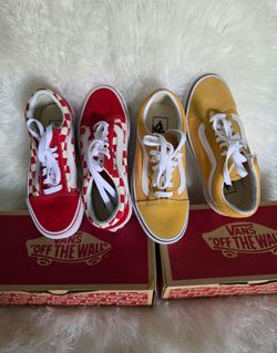 VANS Nuevos $45, por los dos pares.