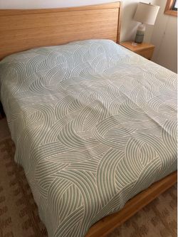 King Size Soft Wave Quilted Bedspread - Light Aqua/White