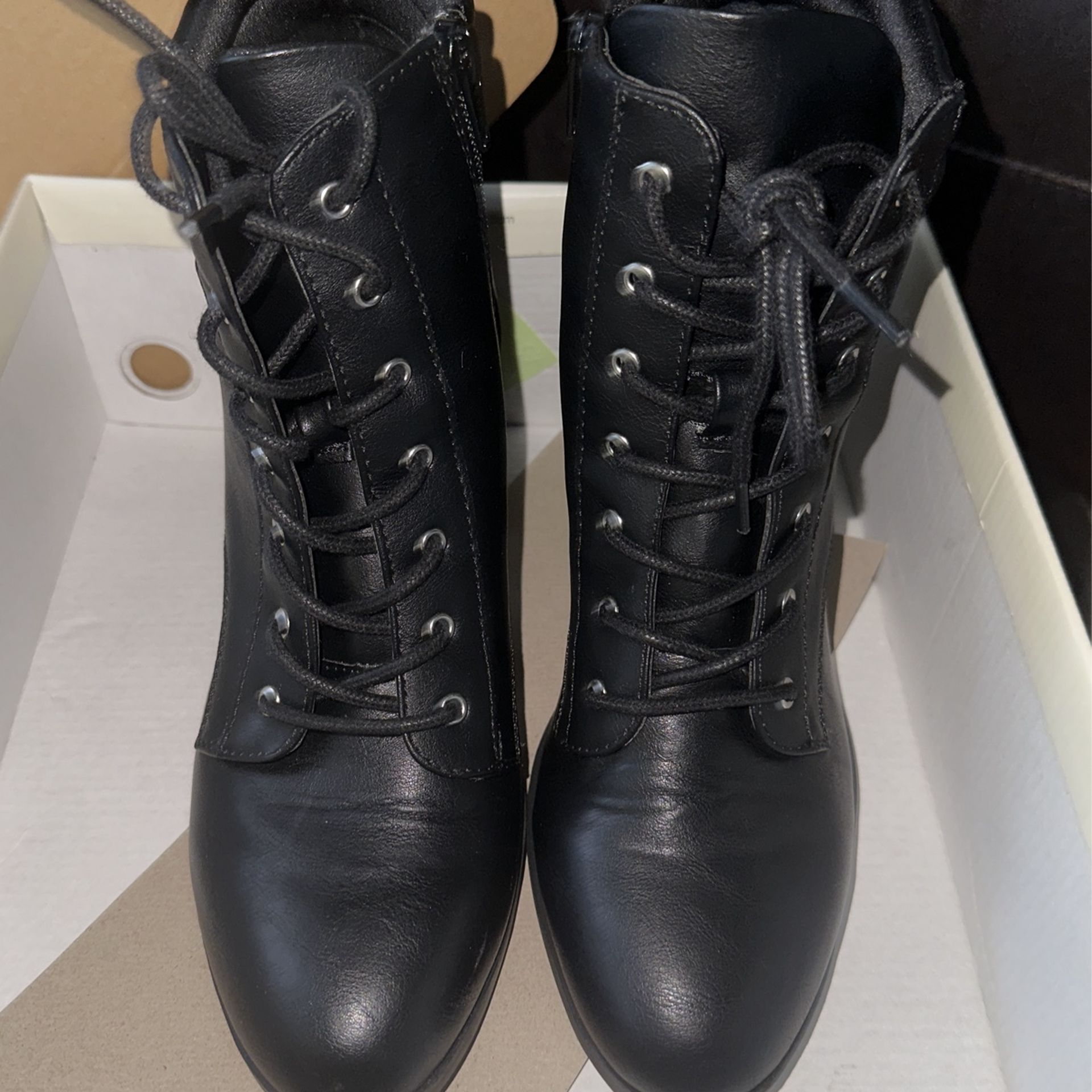 Womens Black. Boots