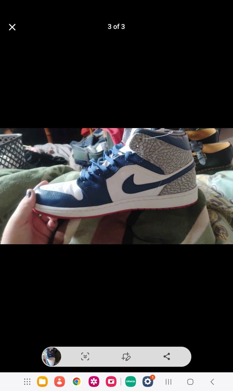 Jordan 1 Retro Mid
