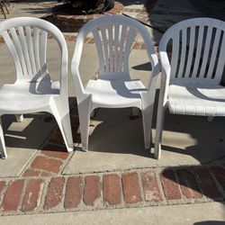 Set of 3 White Plastic Chairs Must Pick Up Today Or Tomorrow 