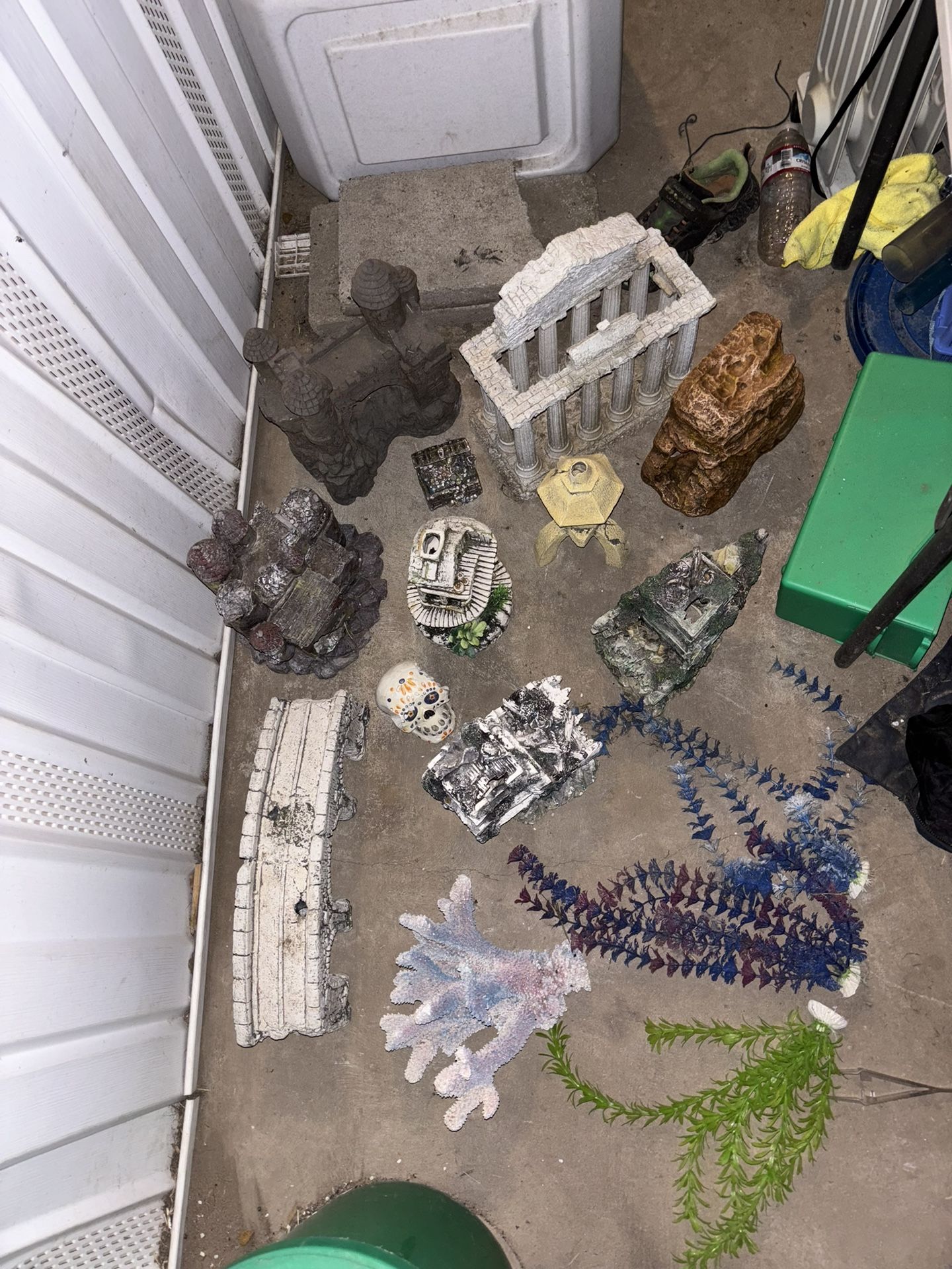 Fish Tank And Aquarium Decorations