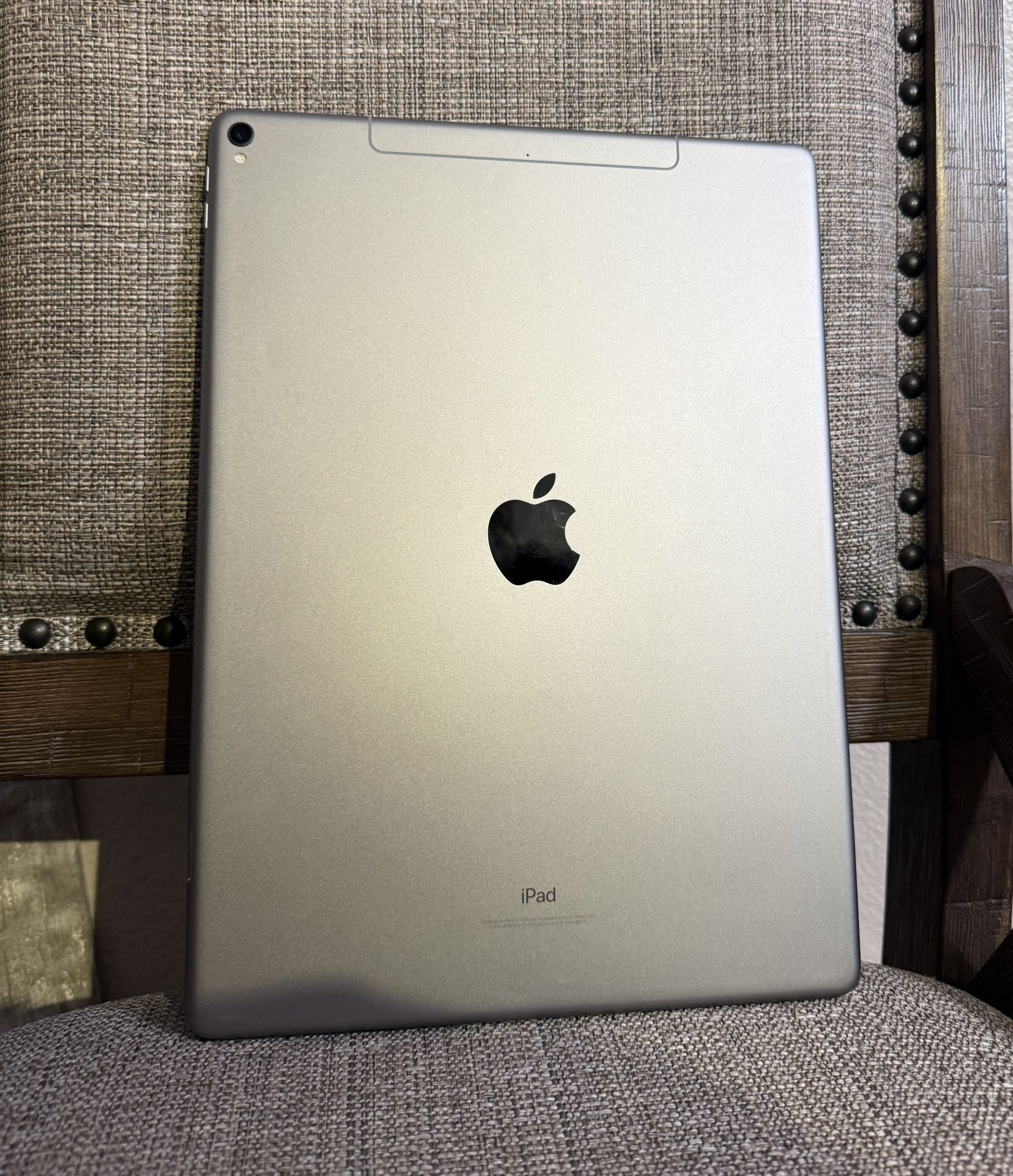 Apple iPad Pro 12.9” 2nd Generation 256gb Wi-Fi + Cellular