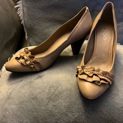 Beige Pump