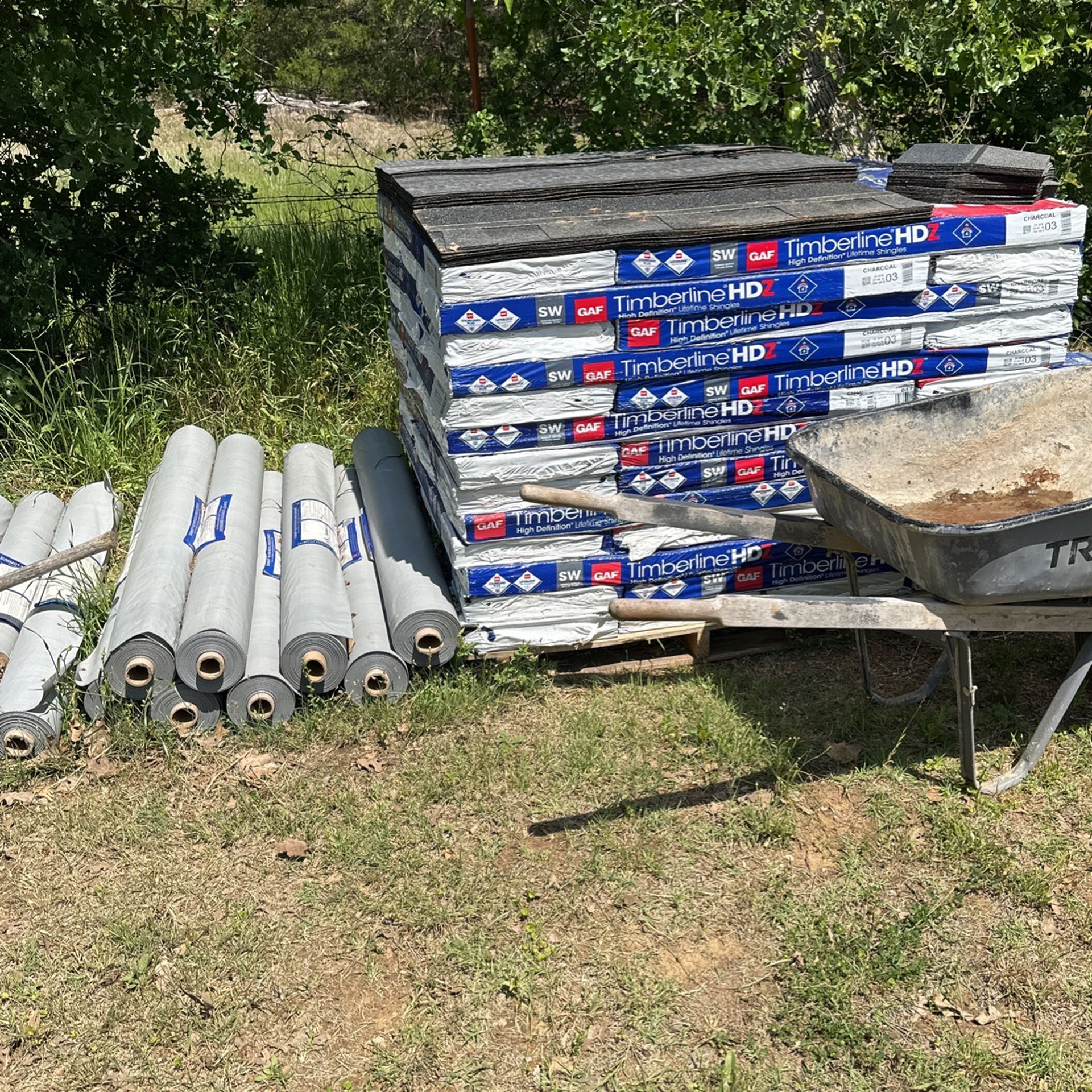 103 Bags Of Shingles For Sale $90 Per Square Pick Up In Cleburne Tx 34 Squares Available Must Take All