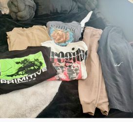 Men’s clothing.  Size large. All for $6