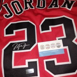 Michael Jordan Signed Autograph Jerseys Chicago Bulls COA North Carolina 