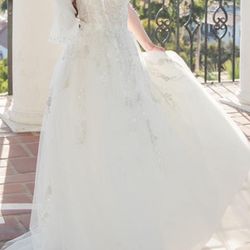 Wedding Dress for sale - small size -  $100 Small size  Bridal veil  Hair accessory   $100