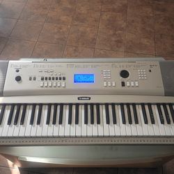 Piano Yamaha Ypg 236