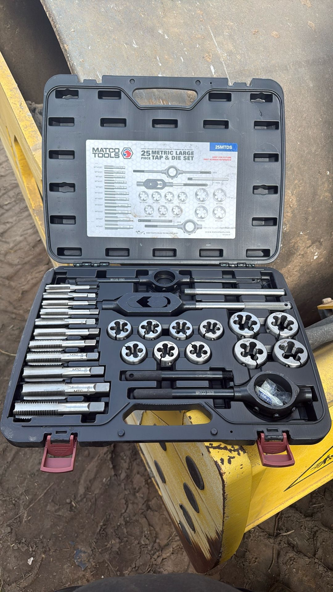 Matco 25 Piece Metric tap and die