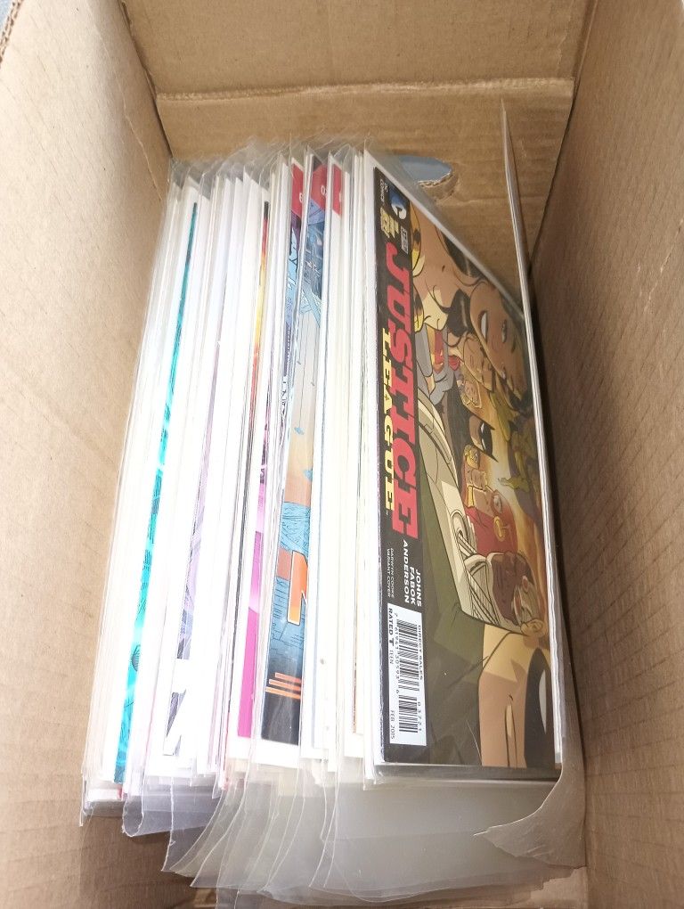 Huge Marvel/DC Comic Lot 