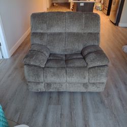 Oversized Recliner Chair Padded Cloth Very Soft 