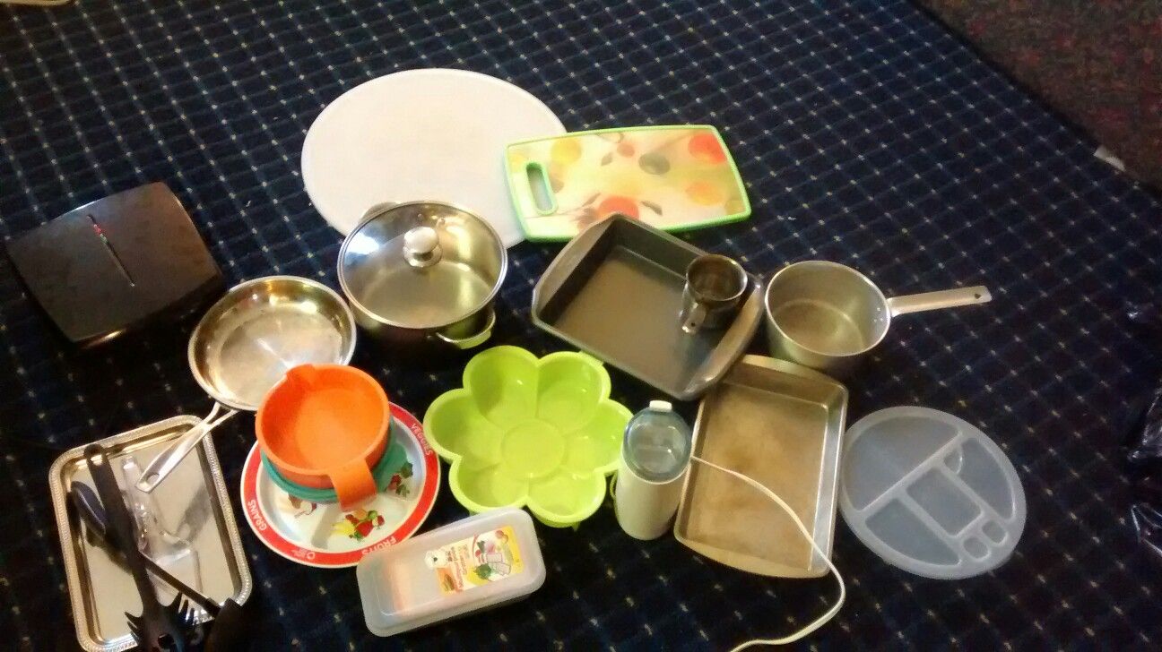 Kitchen stuff Mini grill New.coffee grinder Pots Pans Trays