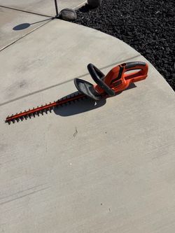 BLACK+DECKER Cordless Hedge Trimmer
