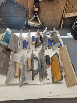 Tile trowels