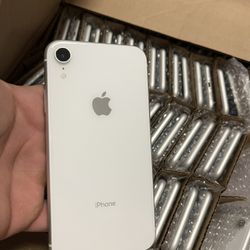 iPhone Xr 64GB Unlocked With 1 Month Service 