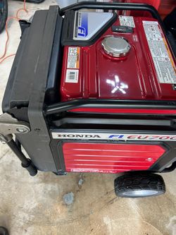 Honda Eu7000is Inverter Generator With Only 141 Hours Like New