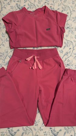 Figs scrubs size small- 70$