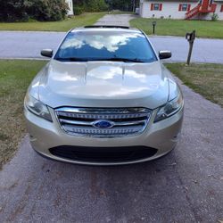 2010 Ford Taurus