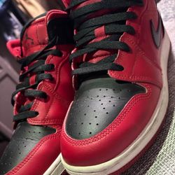 Air Jordan 1 Reverse Bred