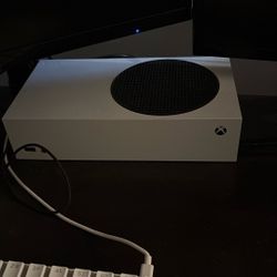 Monitors + Xbox Series S 1 Terribite