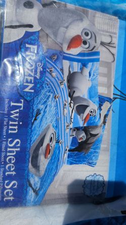 Disney Frozen Olaf Twin Sheet Set and comforter