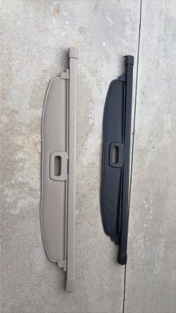Rear mountable sunshade for Jeep Grand Cherokee