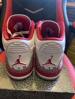Retro 3 Cardinal Red Dead stock 