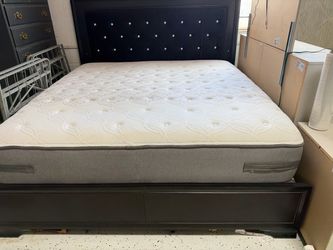 King size mattress and box spring set and bed