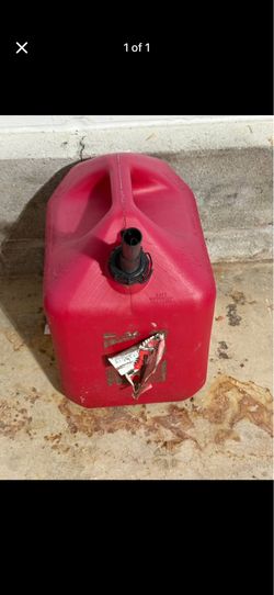 5 gallon gas can filled with fresh 87