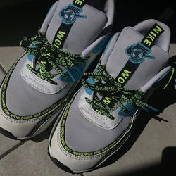 Nike Air Max * World Wide Collab* 9.5 Men’s