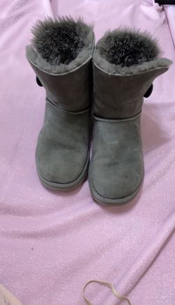 Gray ugg boot size 6