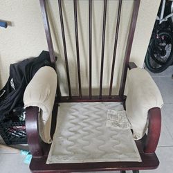 Glider missing cushions 