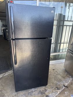 GE Black Apartment Size Refrigerator