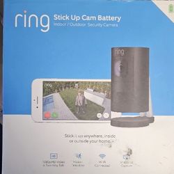 Ring Stick Up Cam Pro /w 2 Batteries And Solar Panel