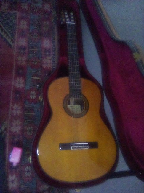 Yamaha 1978 Acoustic Guitar 