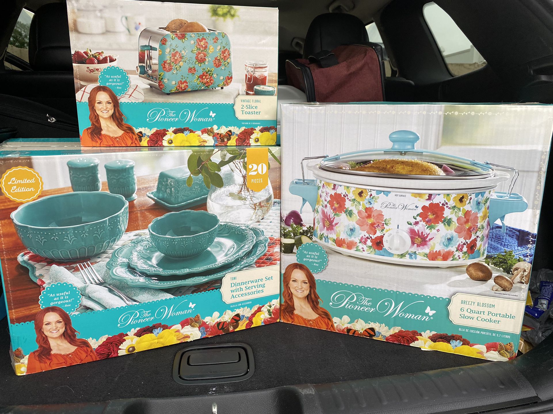 The Pioneer Woman Kitchen Set