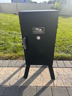 Masterbuilt Electric Smoker + Wood Chips