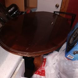 Coffee Table. 15 dlrs 