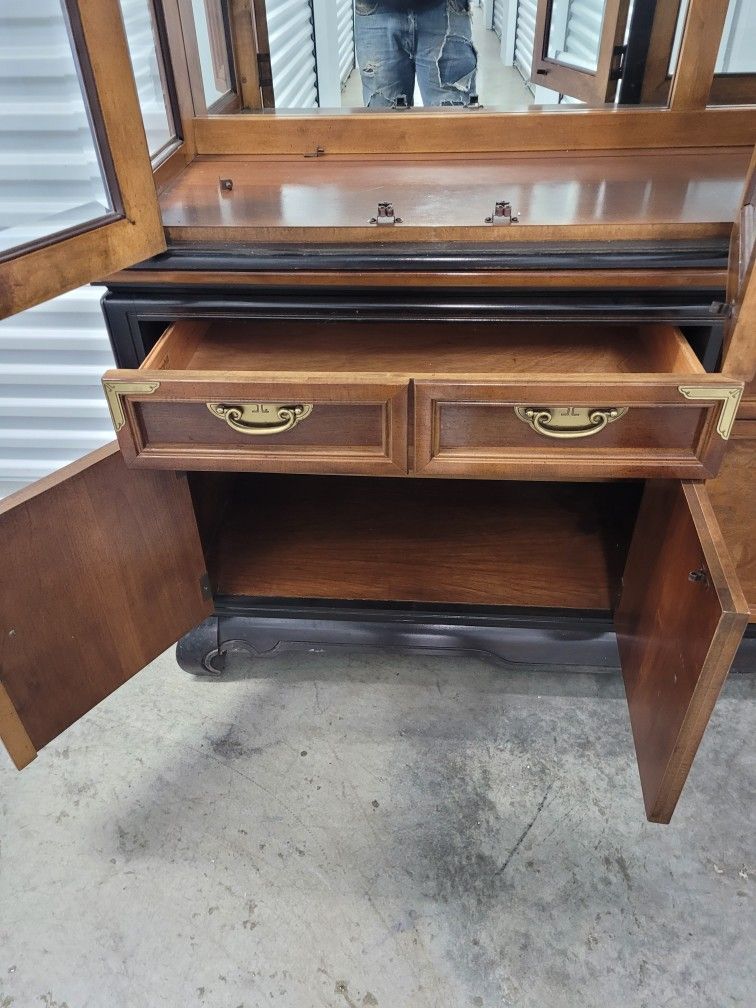 Broyhill China Cabinet