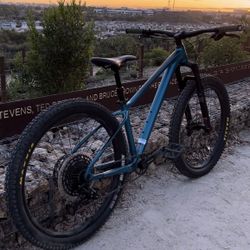 Giant Fathom 27.5 (size Small) - Brand New Condition - Fully Tuned & Ready